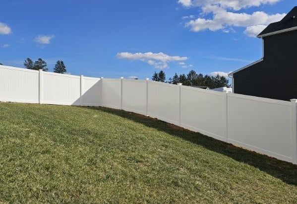 new white vinyl fence